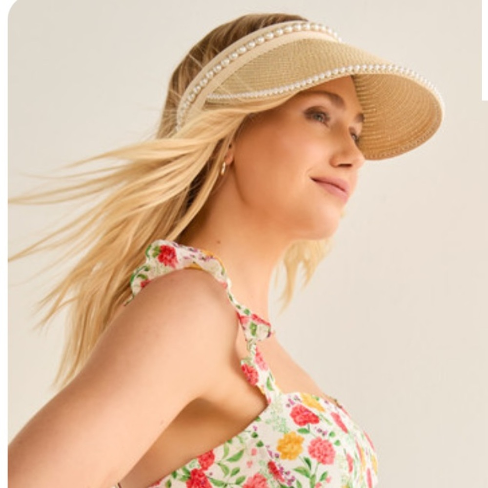 FRANCESCA'S NWT Mabel Pearl Visor Hat